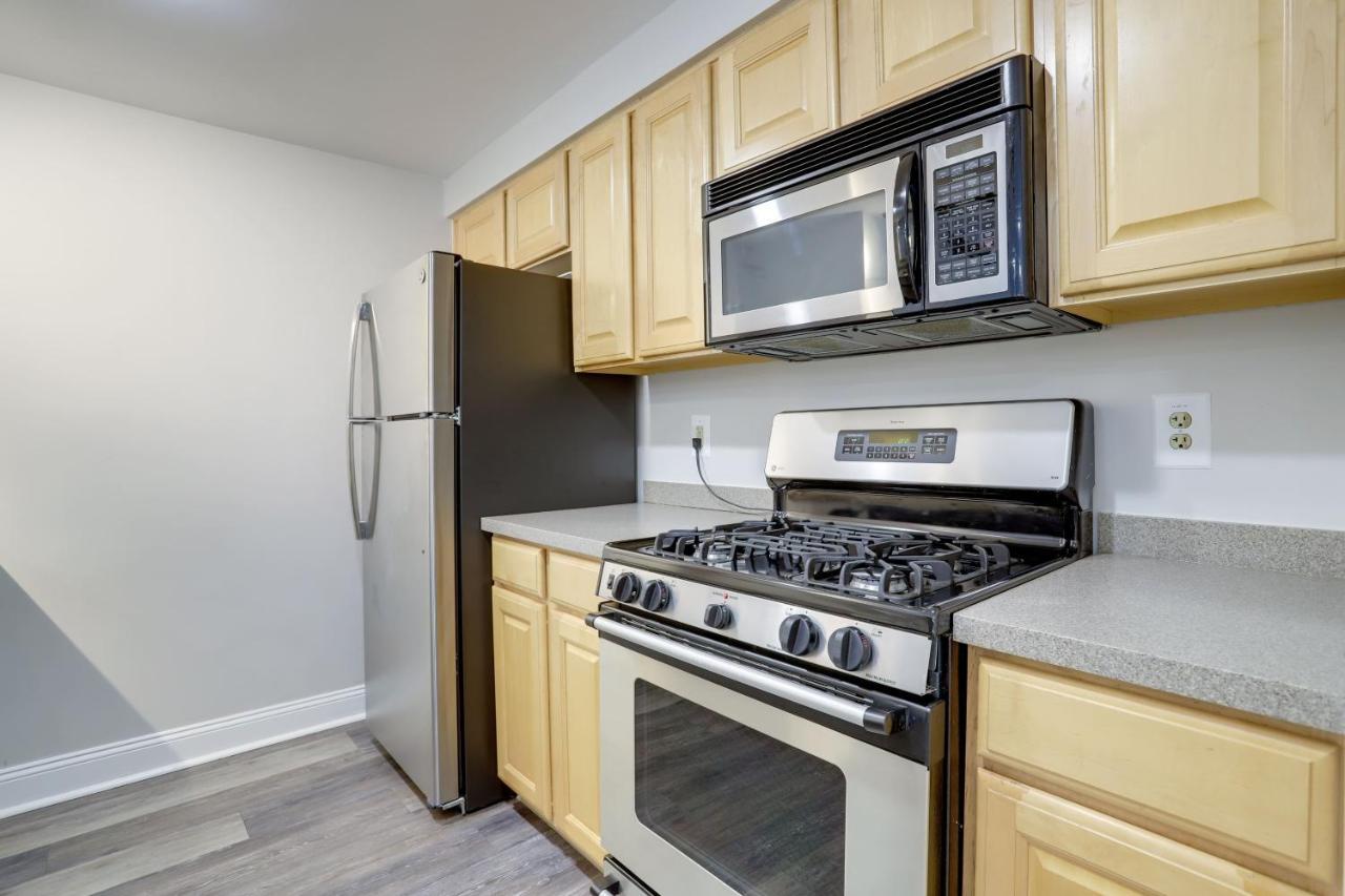 Elegant And Charming Condo At Ballston With Pool Arlington Exterior foto