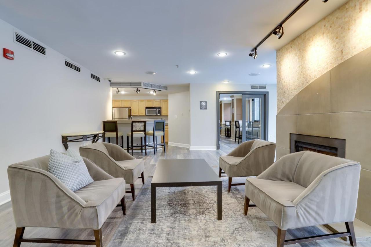 Elegant And Charming Condo At Ballston With Pool Arlington Exterior foto