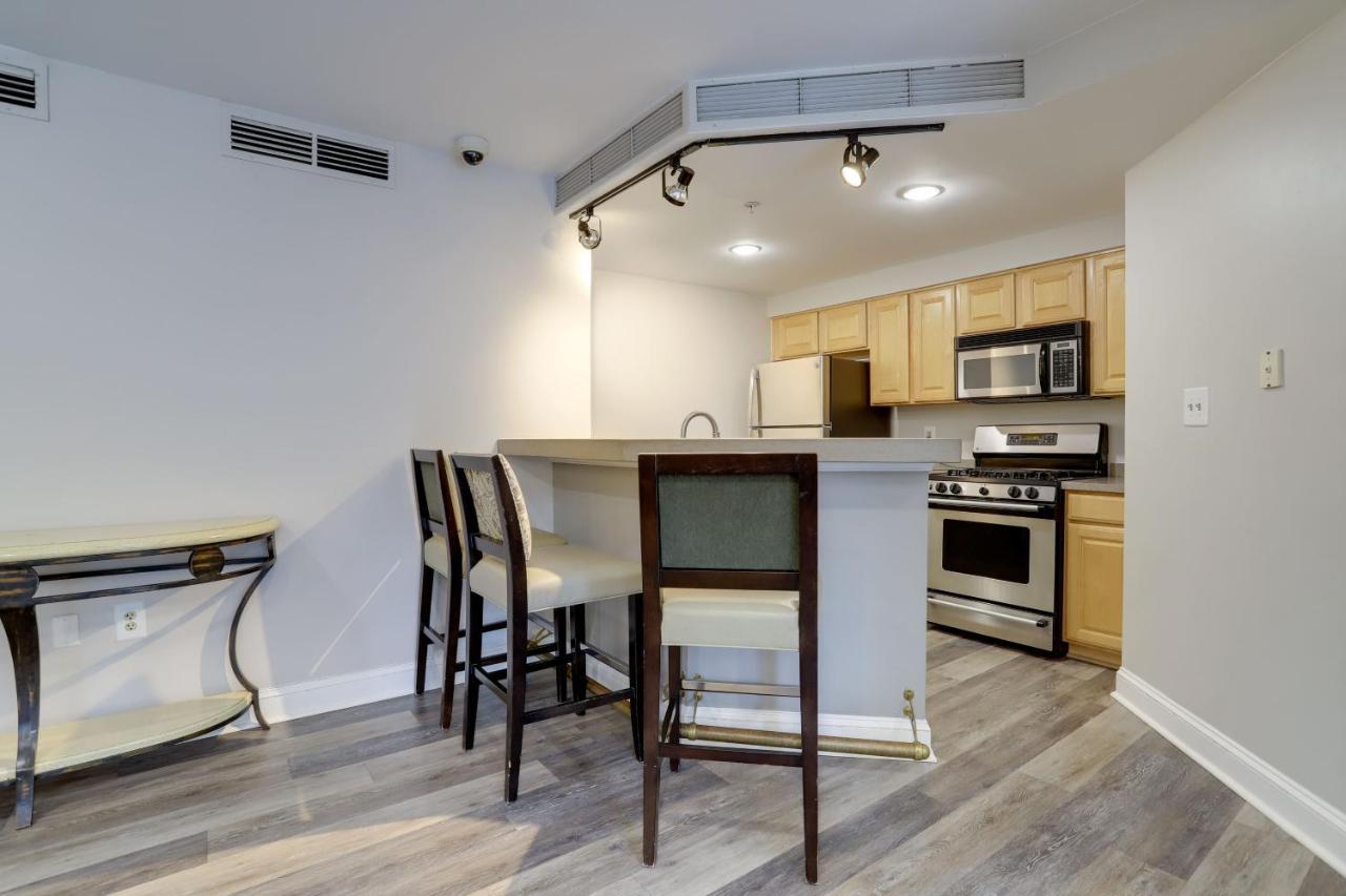 Elegant And Charming Condo At Ballston With Pool Arlington Exterior foto