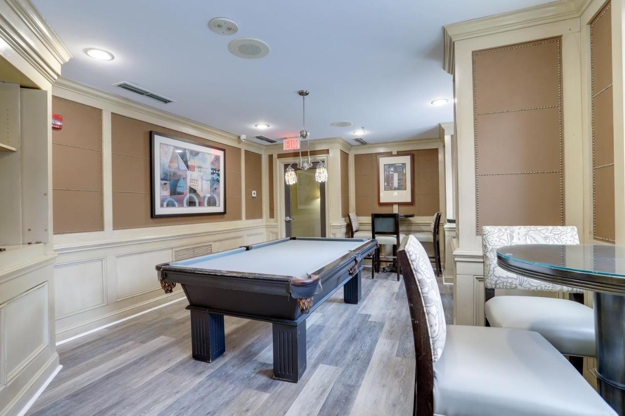 Elegant And Charming Condo At Ballston With Pool Arlington Exterior foto